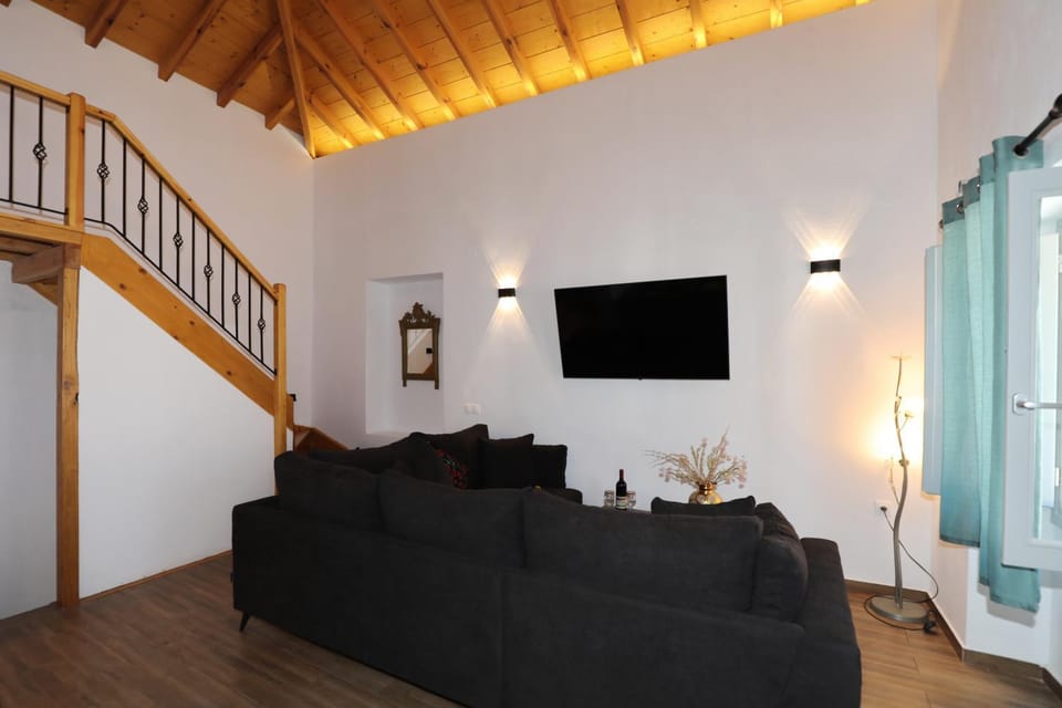 Stella's House Main Apartment in Skopelos