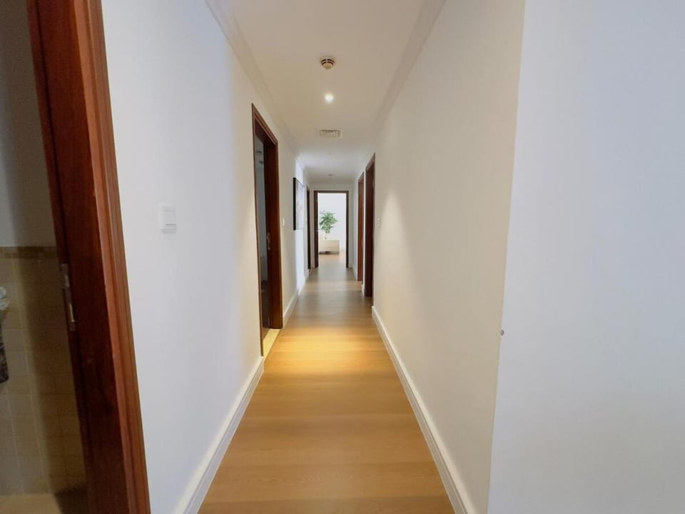 Luxury JBR Escape in 3BR & Maid or Walk to Beach Apartment in Dubai