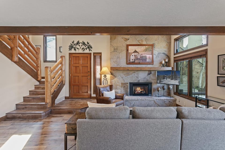 Deer Valley Townhome - Walkable Location Hot Tub condo Apartment in Park City