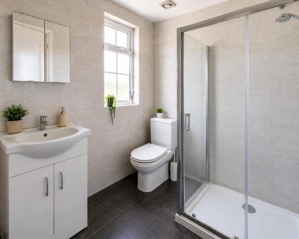 Modern Luxury Studio Apartment Apartment in Southall