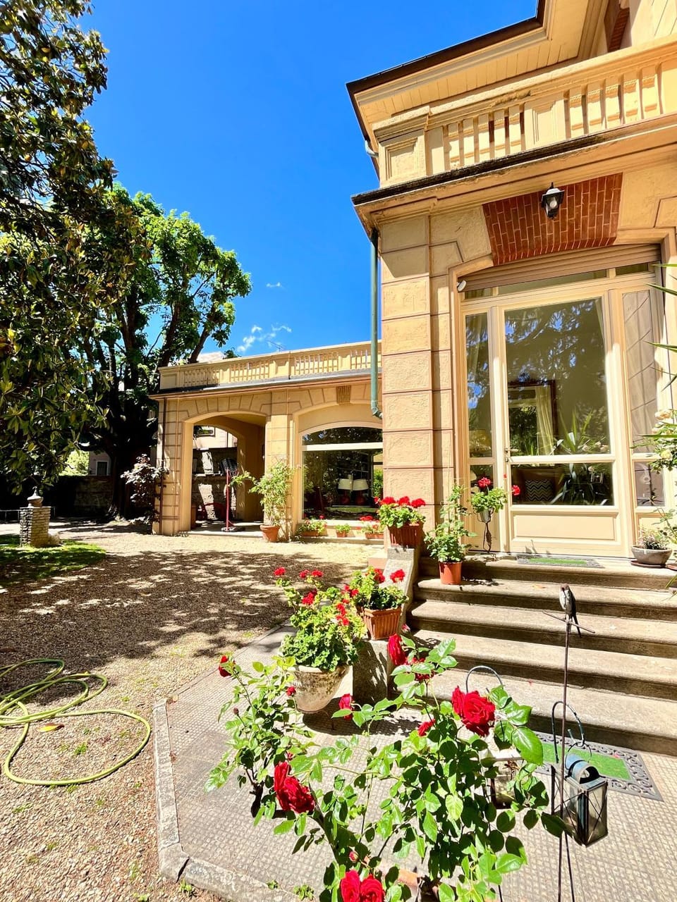 Property building, Garden, Balcony/Terrace, Garden view