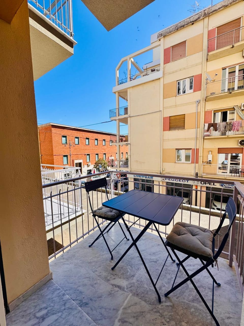View (from property/room), Balcony/Terrace, Living room