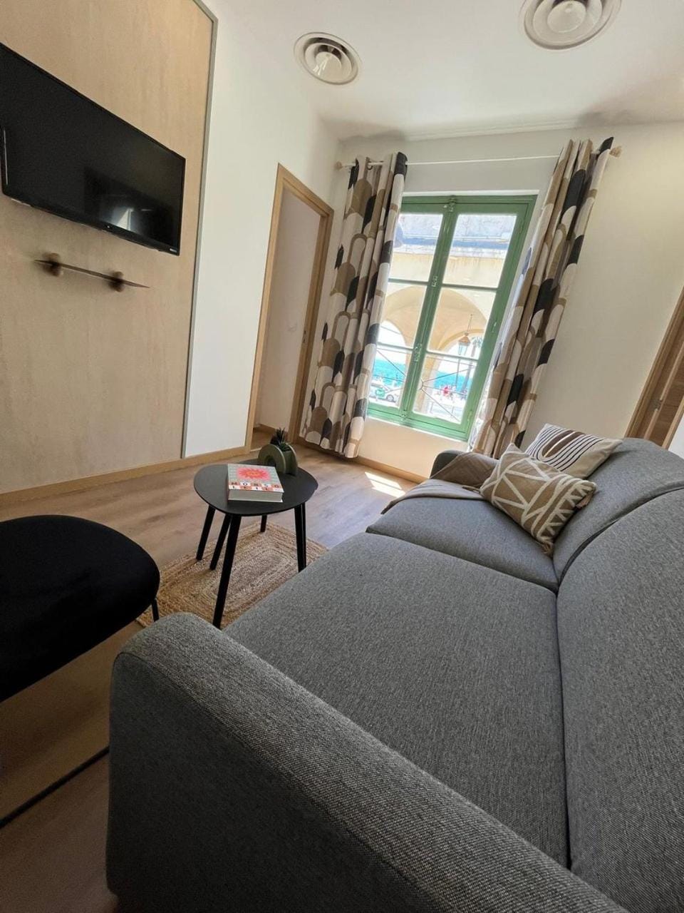 SALEYA 2 - Superbe appartement niçois 6P Apartment in Nice