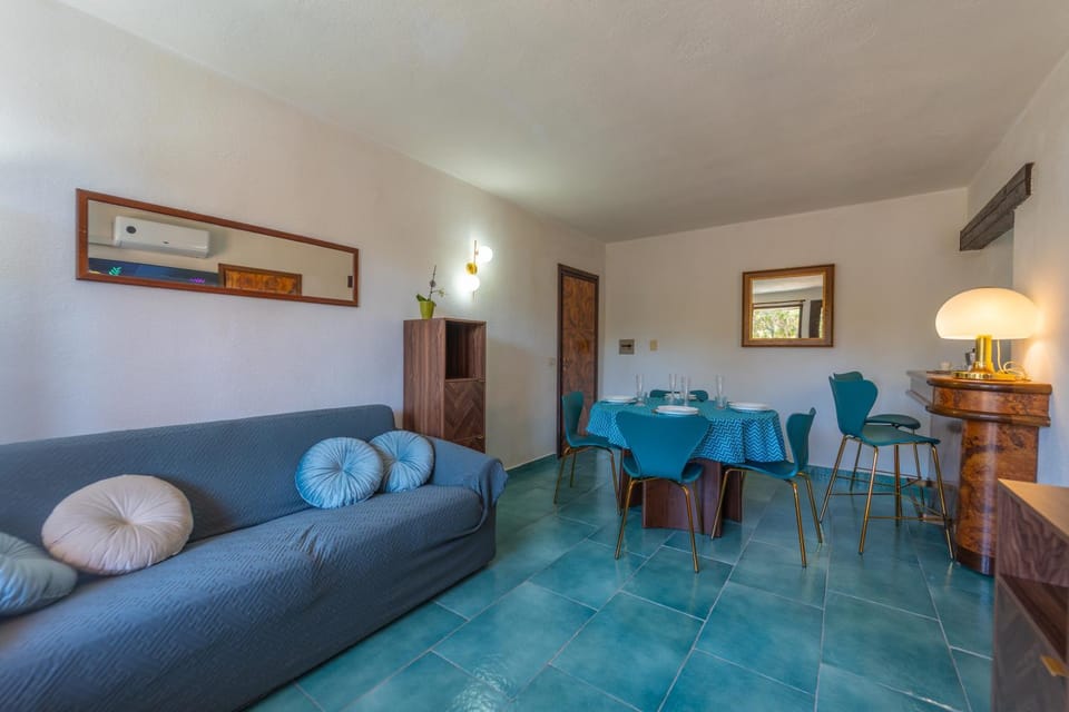 Valentino Decò with Pool, Porto Rotondo Apartment in Porto Rotondo