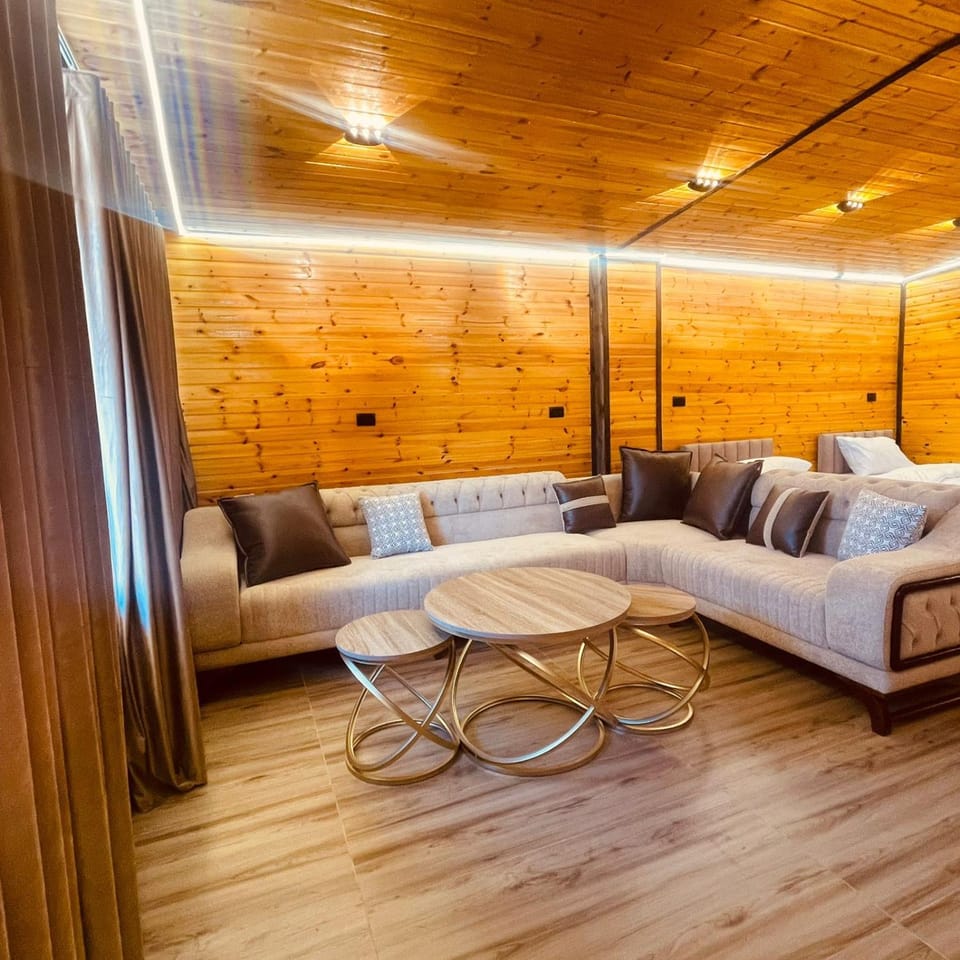 اكواخ السوسنة السوداء Nature lodge in Africa