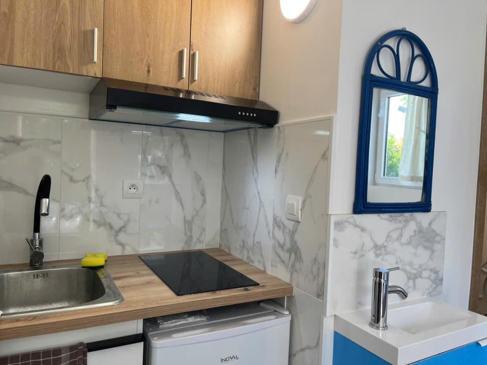 Un T2 équipé à 900m de la plage Goélands à Saint Laurent du Var Apartment in Nice
