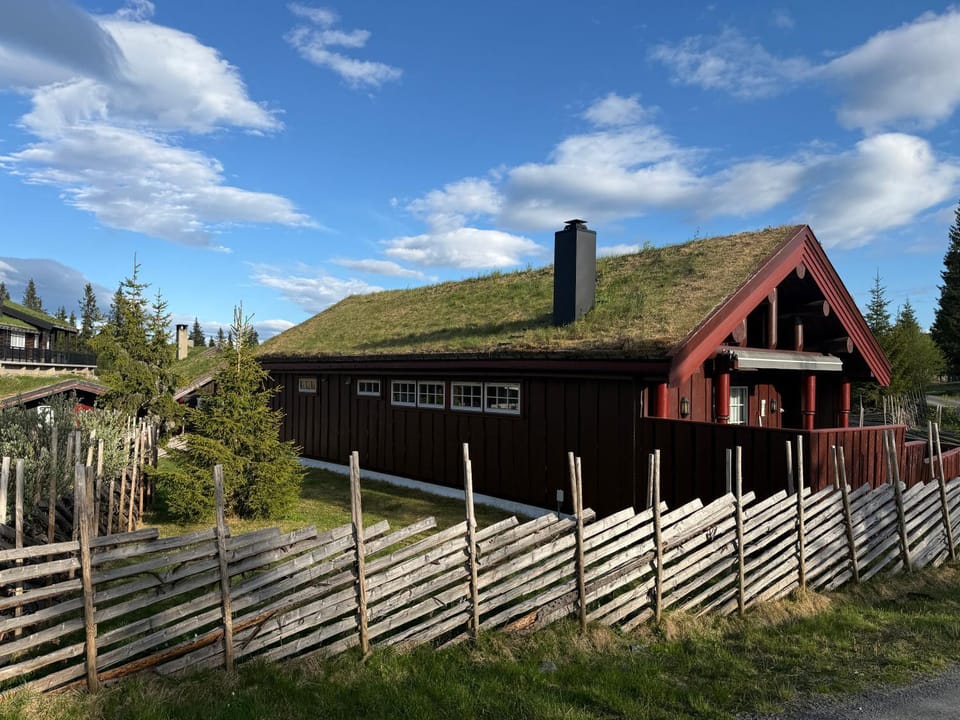 Koselig hytte sentralt på Skeikampen House in Innlandet