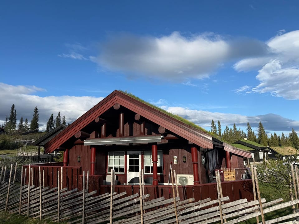 Koselig hytte sentralt på Skeikampen House in Innlandet