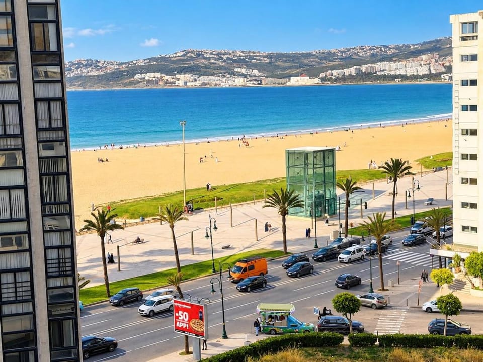 Bel appartement meublé sur la corniche Apartment in Tangier