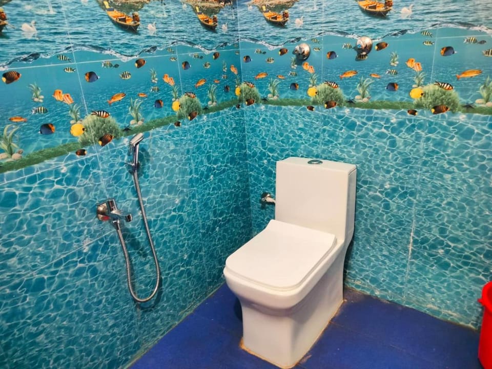 Shower, Toilet, Bathroom, Bathroom