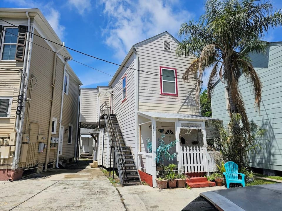 Lepage 7 - 2BR1BA Loft Near Medical corridor Apartment in New Orleans