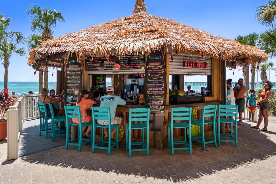 Day, People, Natural landscape, Lounge or bar, Beach, Sea view, Drinks, Alcoholic drinks, Non alcoholic drinks, group of guests