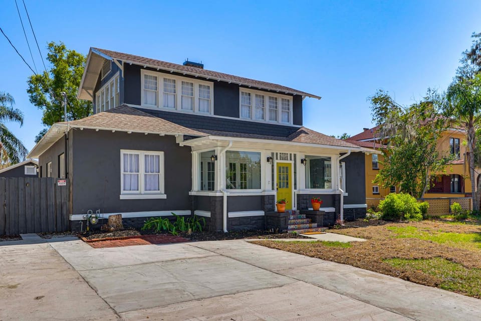 Heart of Historic Dtwn Eustis! MCM-Inspired Unit House in Eustis