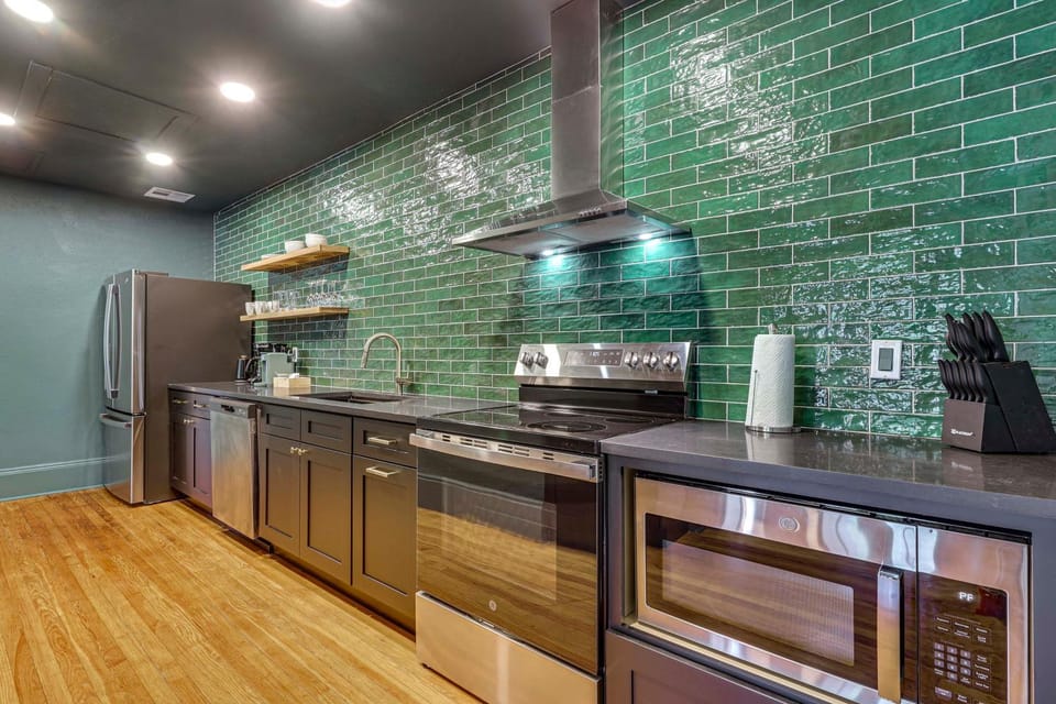 Heart of Historic Dtwn Eustis! MCM-Inspired Unit House in Eustis