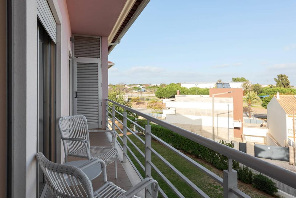 Property building, View (from property/room), Balcony/Terrace