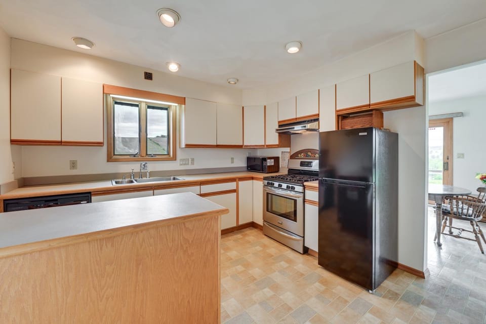 Countryside Home Near Trails & Finger Lakes Area! House in New York