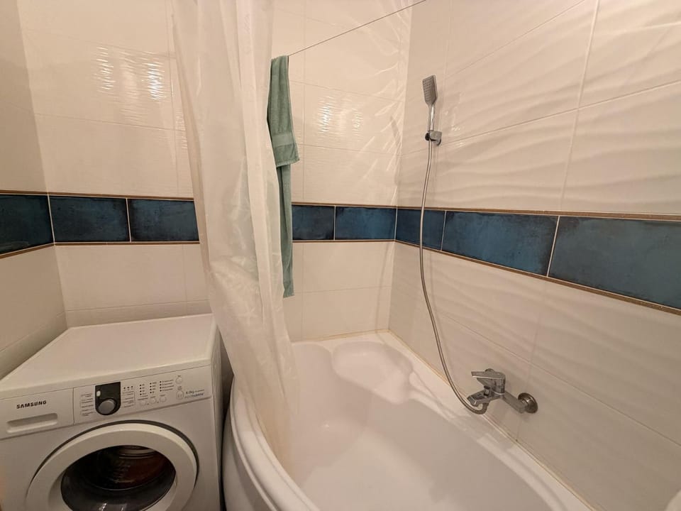 Shower, Bathroom, Bath, washing machine, dryer