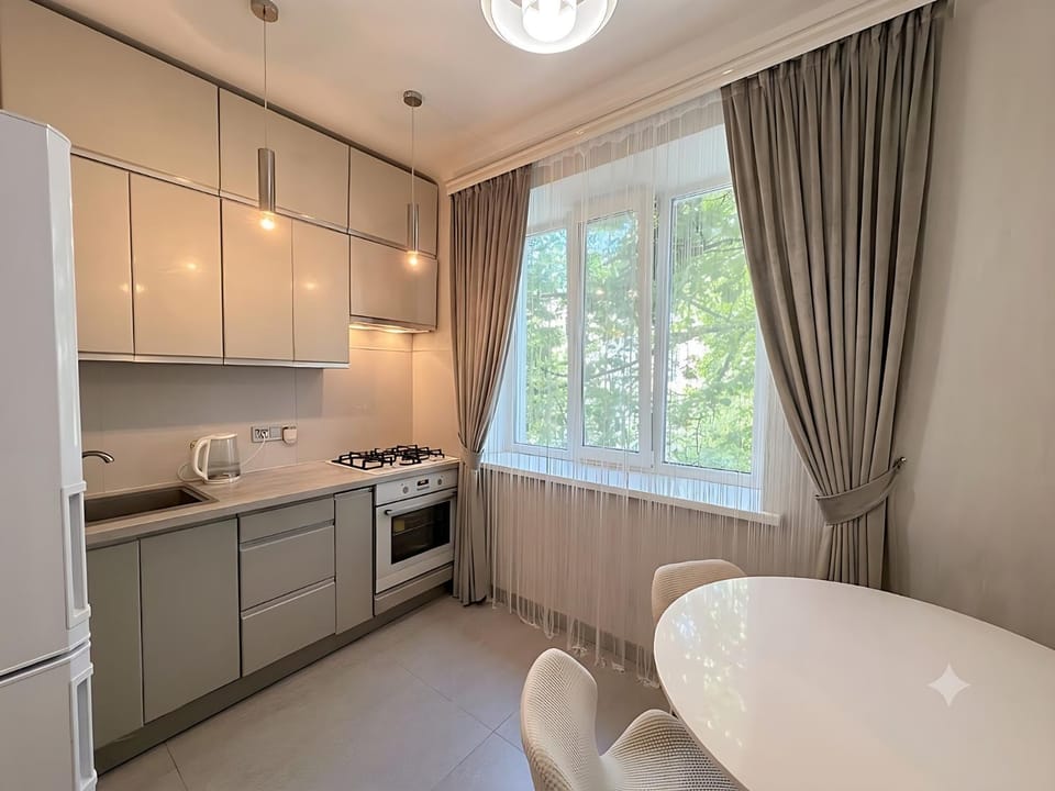 Bed, Kitchen or kitchenette, Photo of the whole room, Bedroom, stove