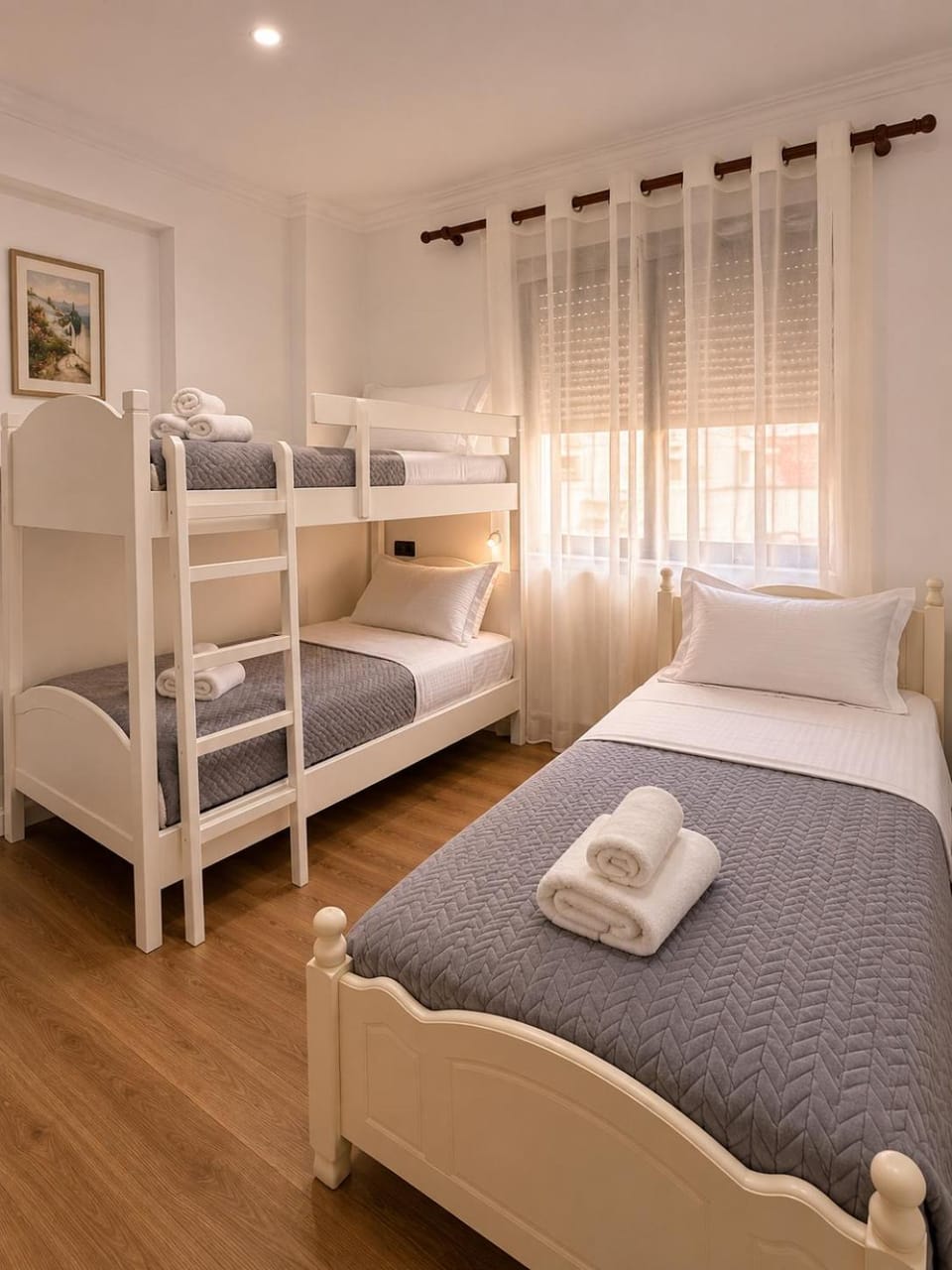 Bed, Photo of the whole room, Bedroom, bunk bed, towels
