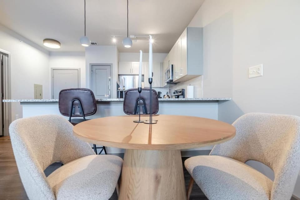 Seating area, Dining area