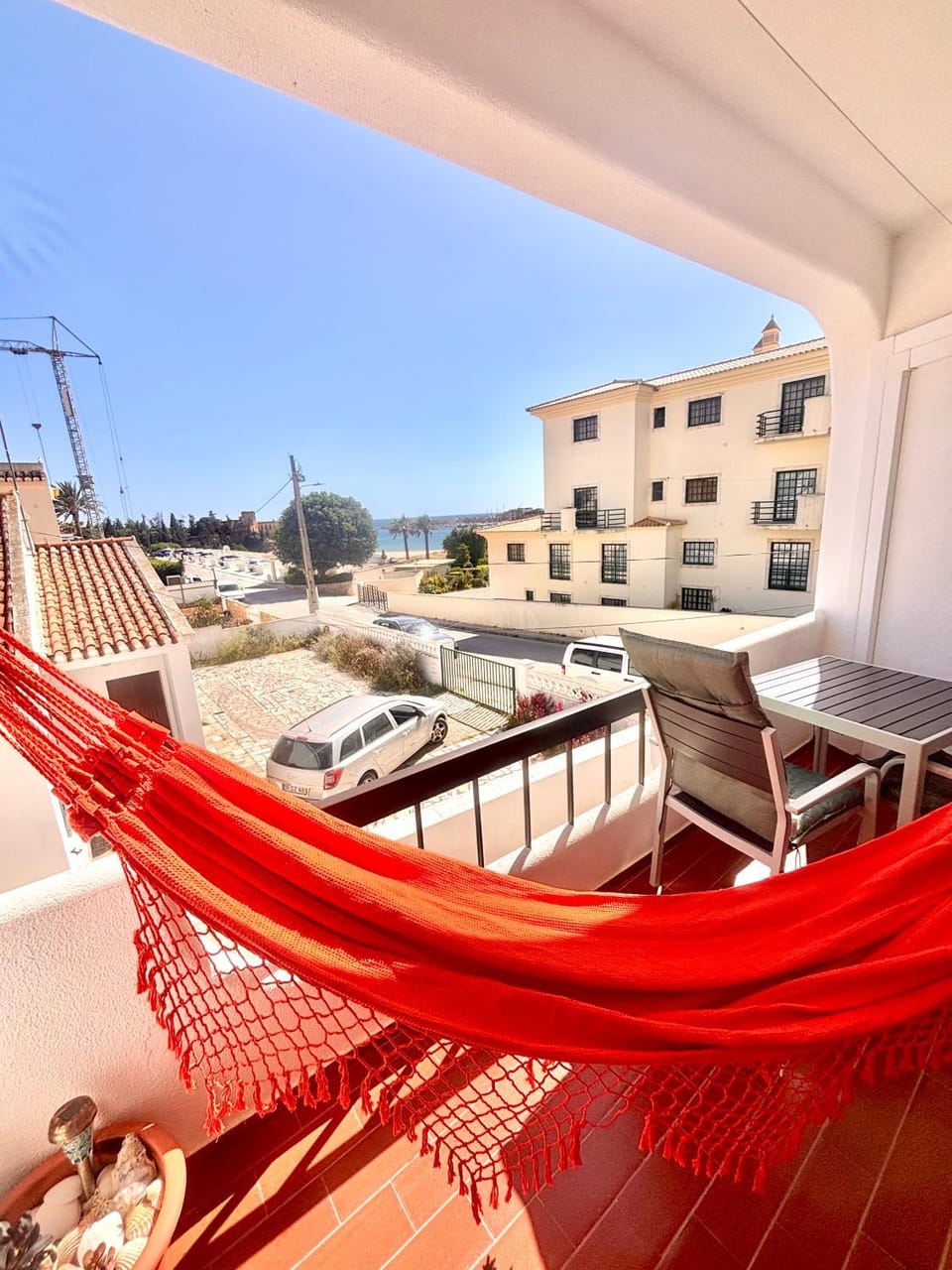 Beach Front & Castle View - Sunny Home Apartment in Ferragudo