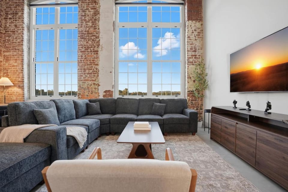TV and multimedia, Living room, Seating area