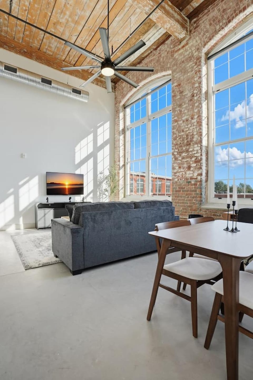Living room, Seating area, Dining area