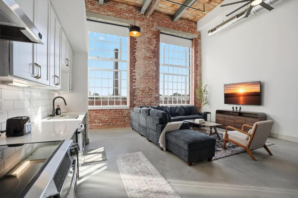 Kitchen or kitchenette, Living room, Seating area