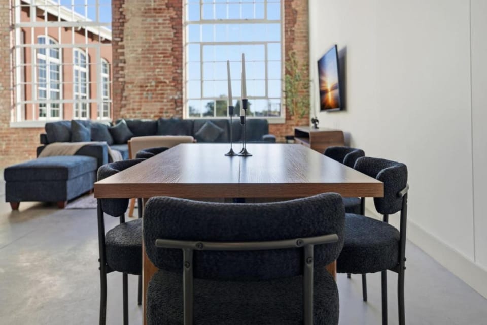 Living room, Seating area, Dining area