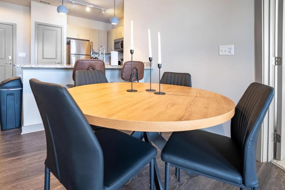 Seating area, Dining area