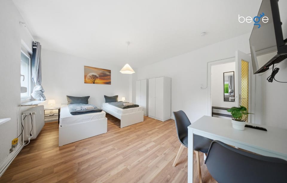 TV and multimedia, Kitchen or kitchenette, Photo of the whole room, Seating area
