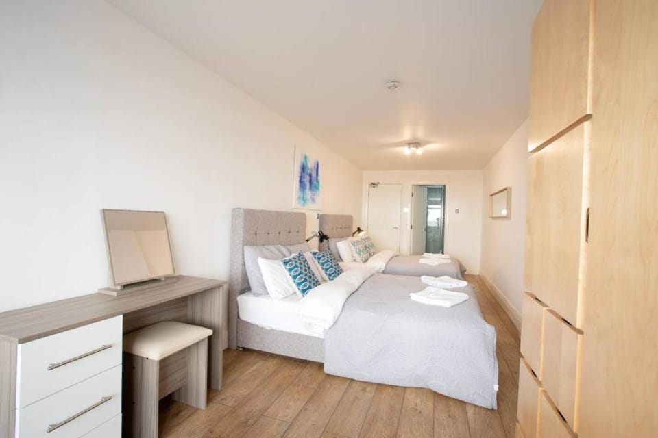 Bed, Photo of the whole room, Bedroom, towels, wardrobe