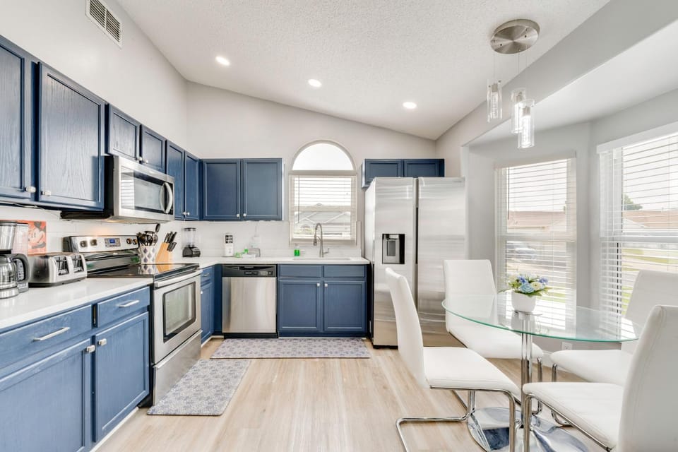 Kid-Themed Bedrooms, Pool & Games! Kissimmee Home House in Kissimmee