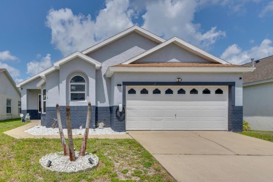 Kid-Themed Bedrooms, Pool & Games! Kissimmee Home House in Kissimmee