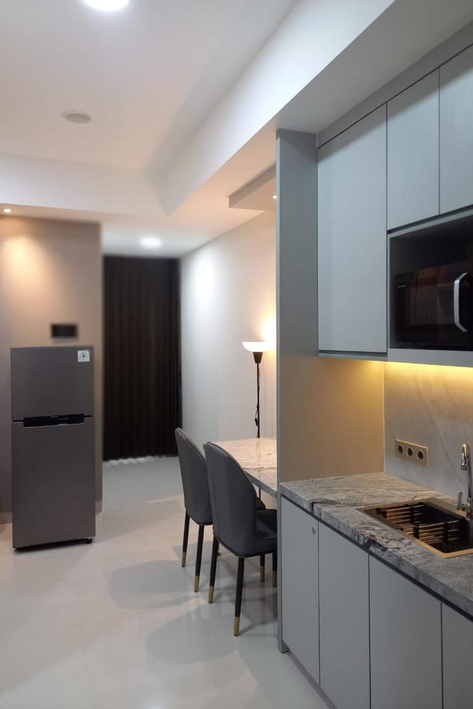 condo in Kecamatan Dukuhpakis, Indonesia House in Surabaya