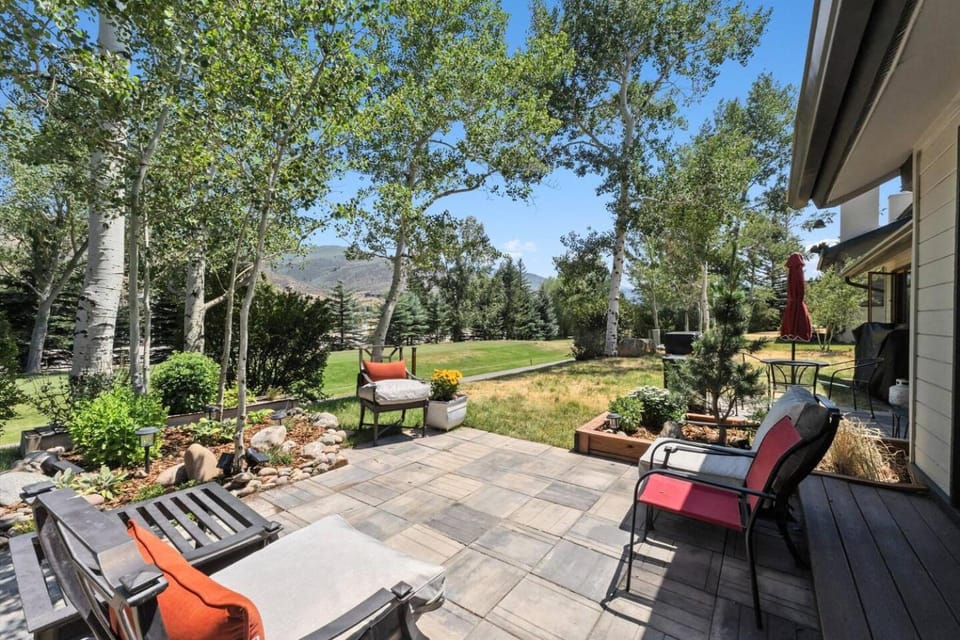 Eagle Vail Retreat On Golf Course with Fire Pit House in Avon