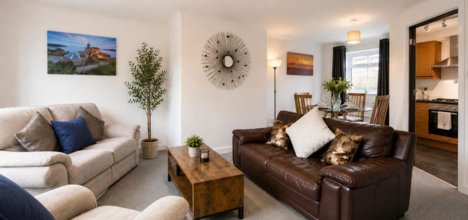 Stylish 3 BDR near Edinburgh Sleeps 5 Free Parking House in Dunfermline