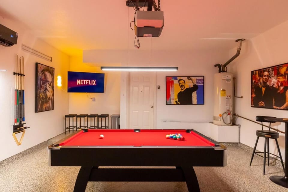 Stay at Golden Hour, Pool, Hot Tub, Sleeps 10 or more House in Coppell