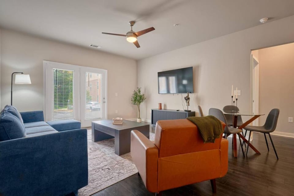 TV and multimedia, Living room, Seating area