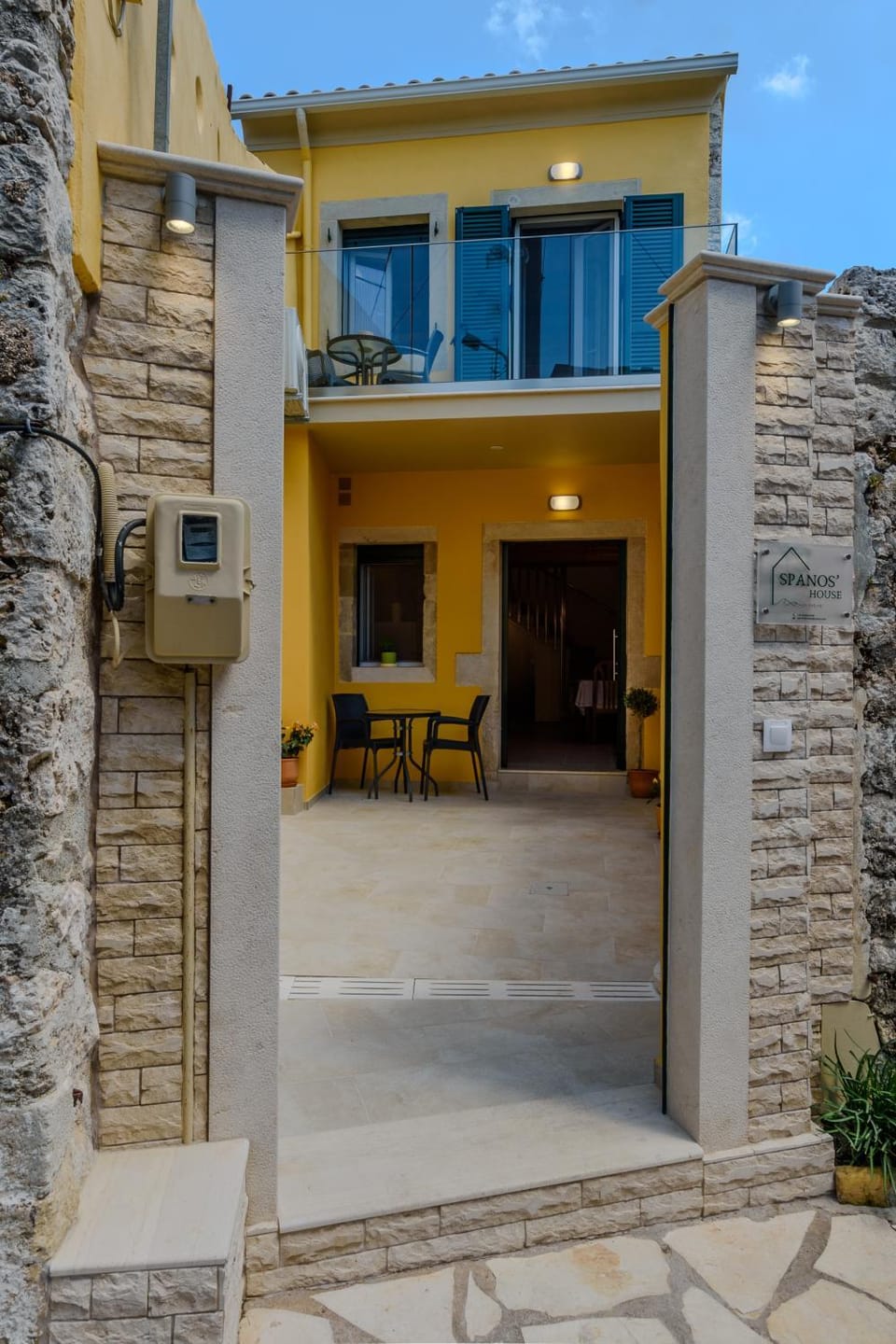 Property building, Facade/entrance
