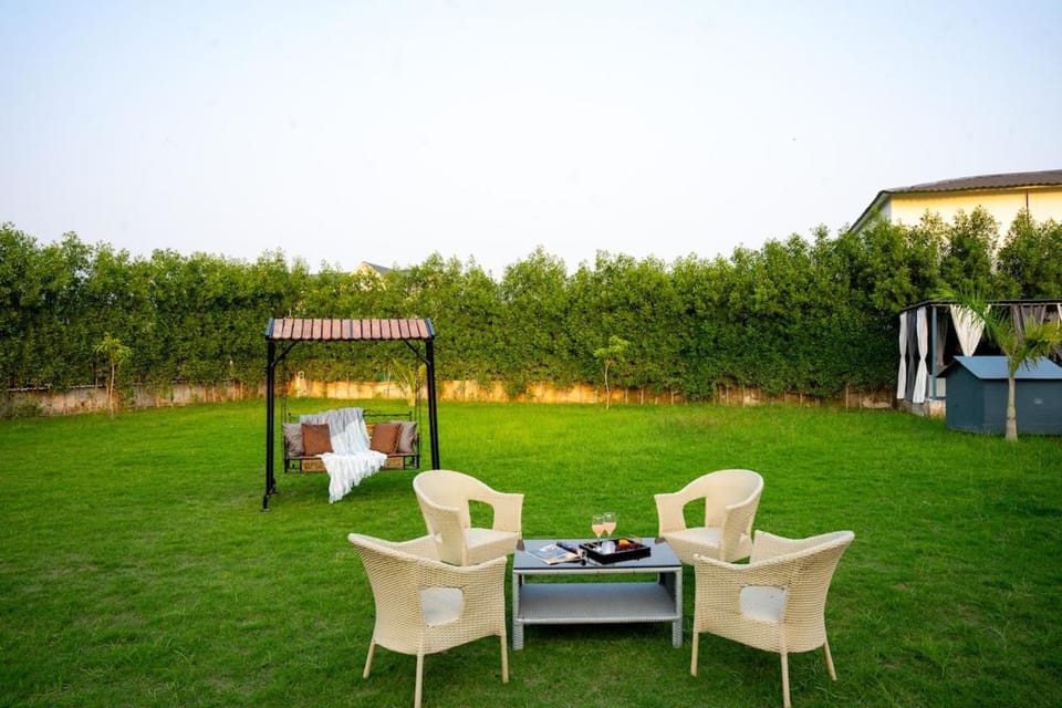 Luxury Haven Stay Villa in Noida