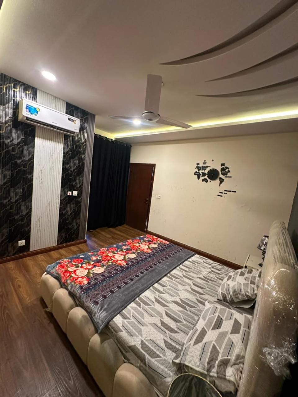 Bedroom, air conditioner
