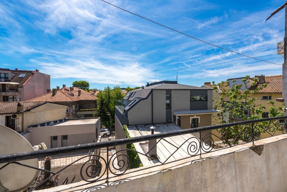 Property building, Day, View (from property/room), Balcony/Terrace, City view