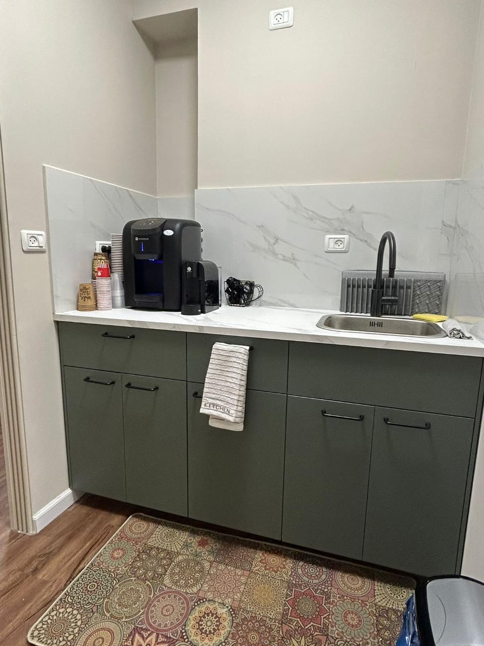 Coffee/tea facilities, Kitchen or kitchenette