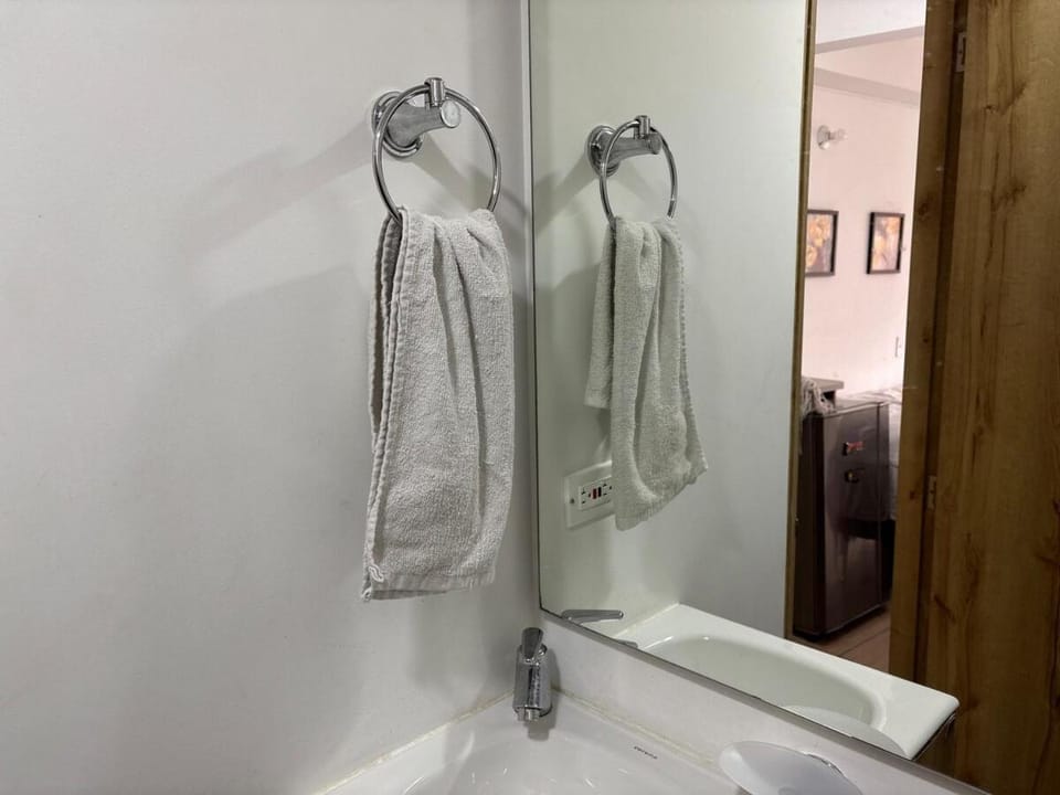 Tourism - Kitchen - 24hour security - 5 min to universities Apartment in Bogota