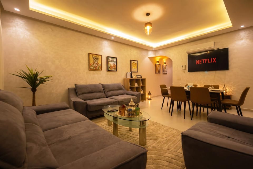 Communal lounge/ TV room, TV and multimedia, Living room, Lobby or reception, Seating area, Dining area