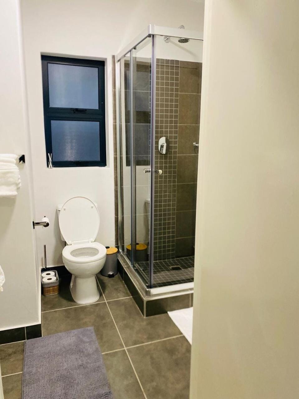 Suite 107-Modern 1BR Apartment in North West, South Africa