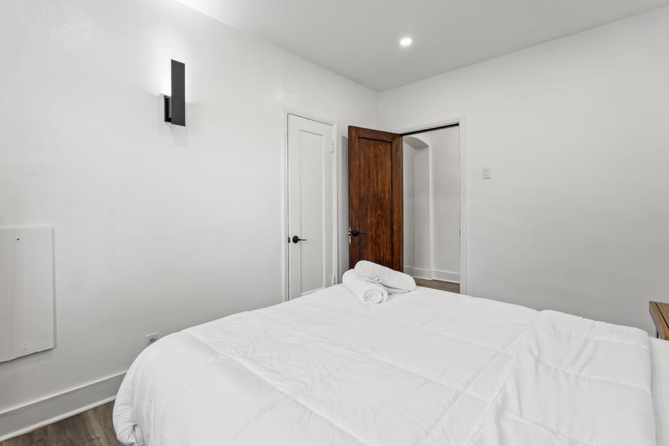 Westmount Garden Retreat Apartment in Montreal