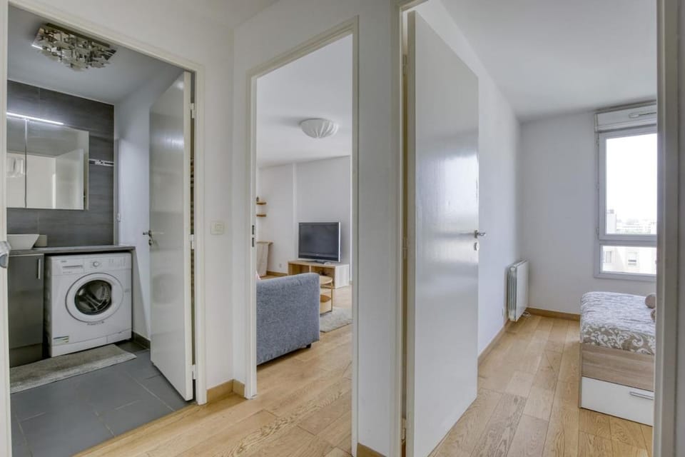 Bed, TV and multimedia, Kitchen or kitchenette, Photo of the whole room, Bedroom, towels, washing machine