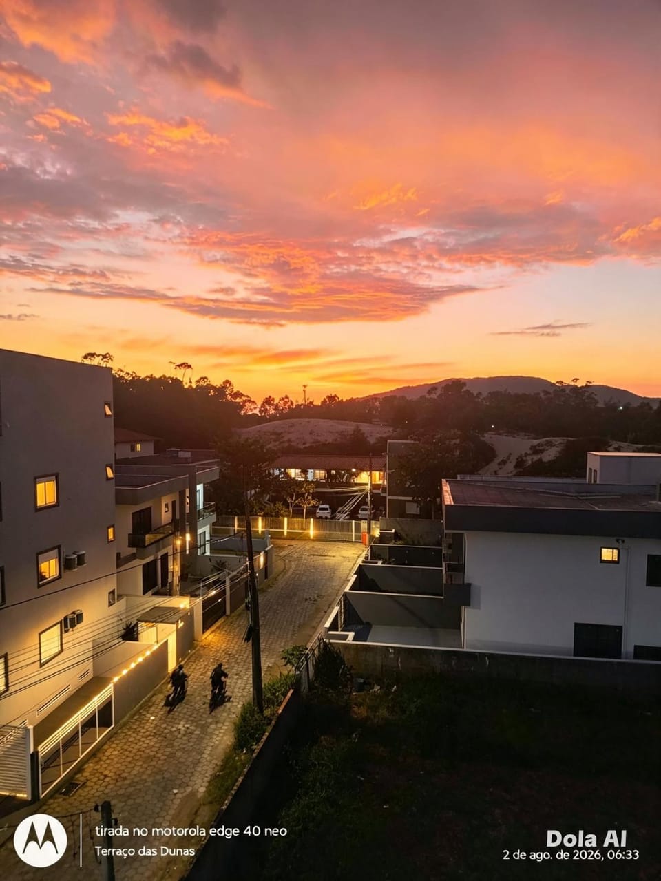 Day, Neighbourhood, Natural landscape, Bird's eye view, Street view, Sunrise
